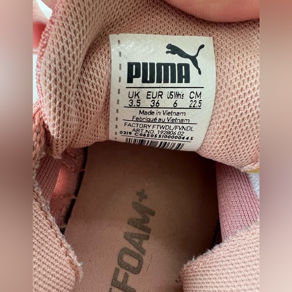 Pumas Size 6 - Picture 7 of 10